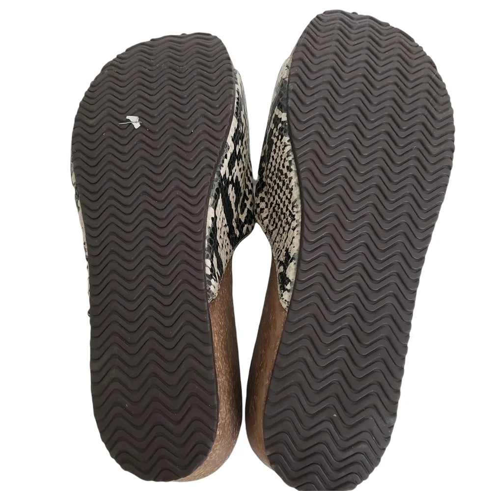 STONE Mountain Leather Snake Print Platform Slides 8M Cream Tan Black EUC